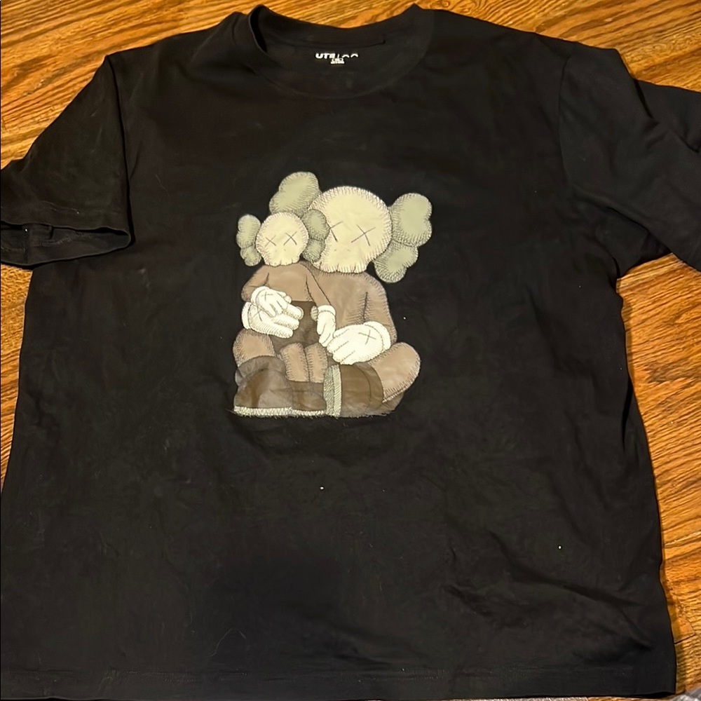 Kaws x Uniqlo xxl worn once